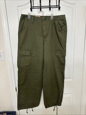 Levi’s baggy cargo